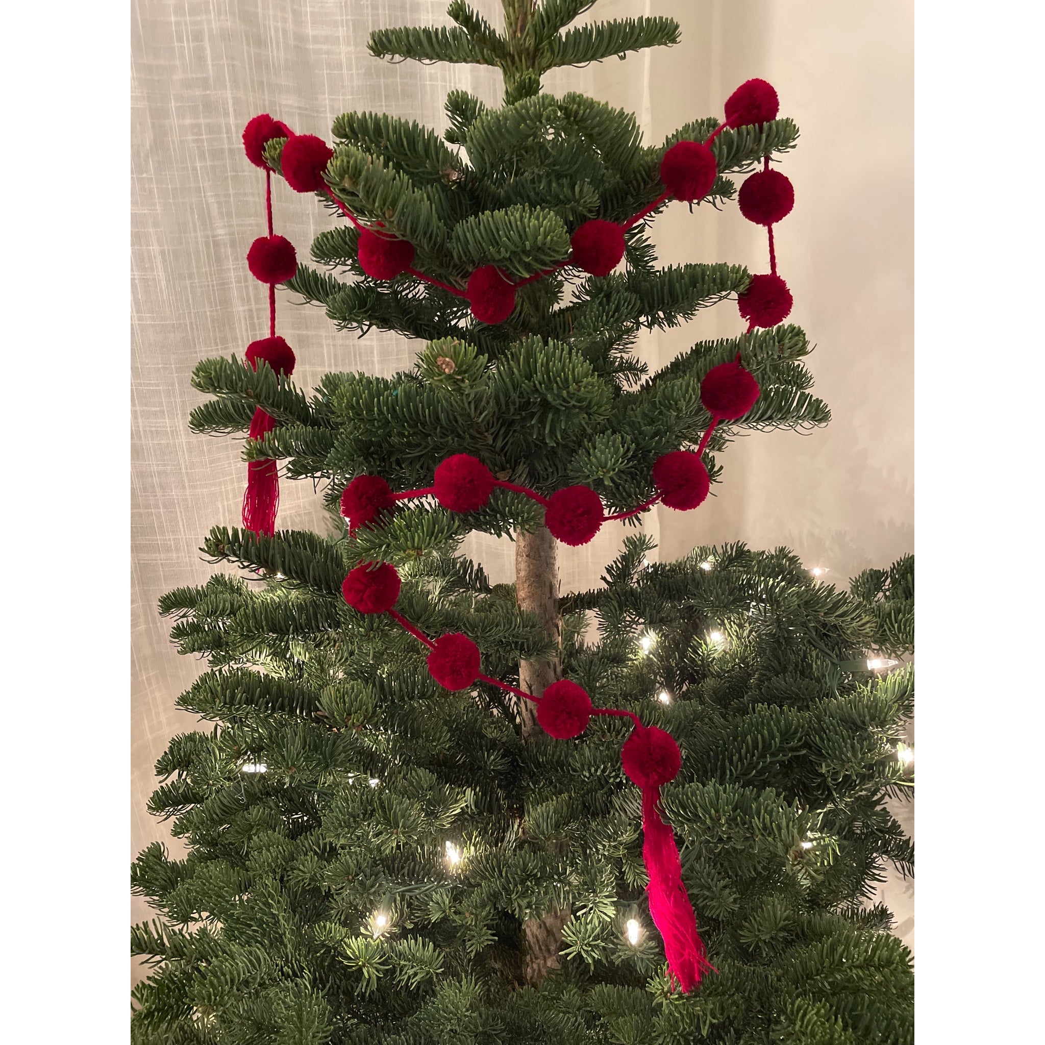 Pompon Garland