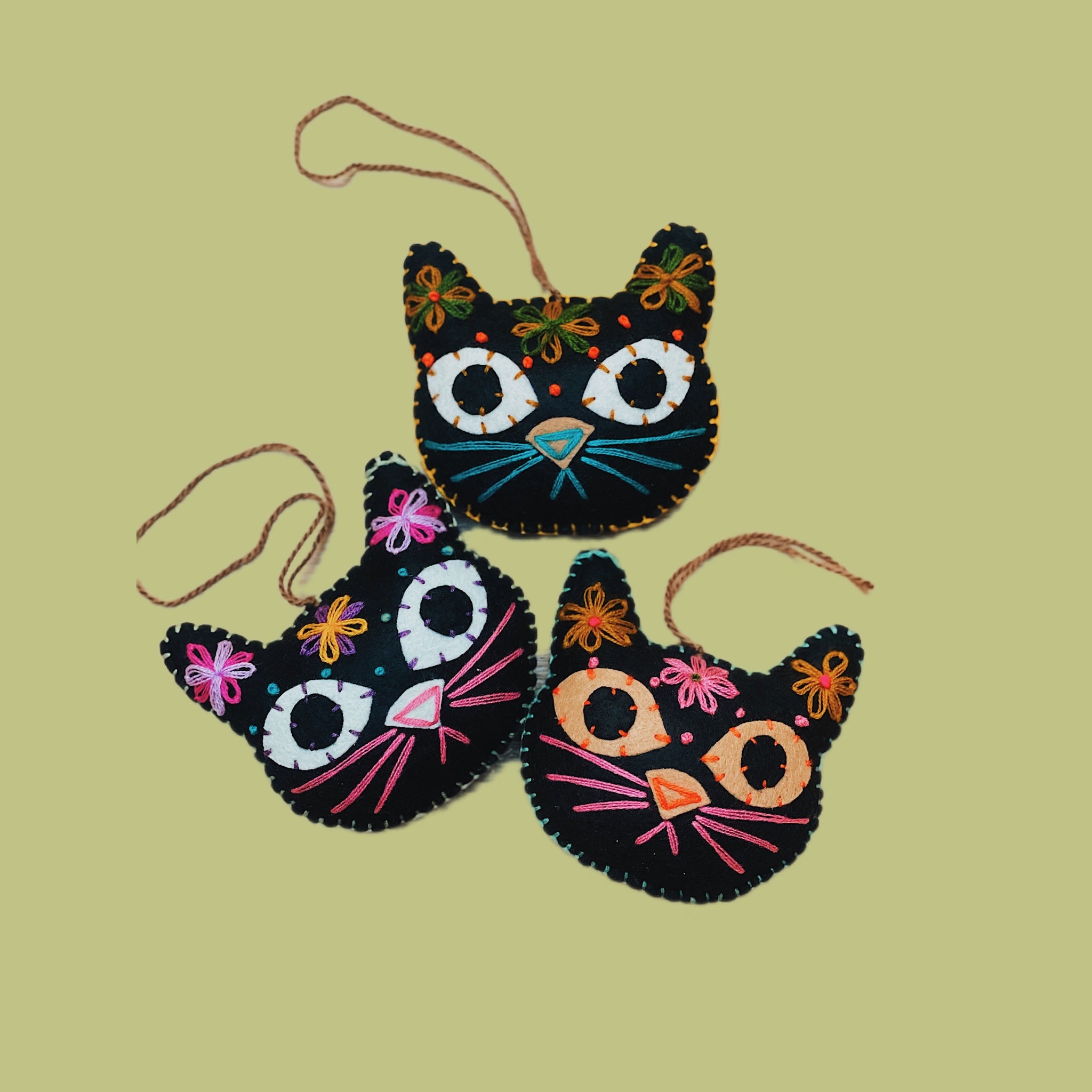 Cat Tassel